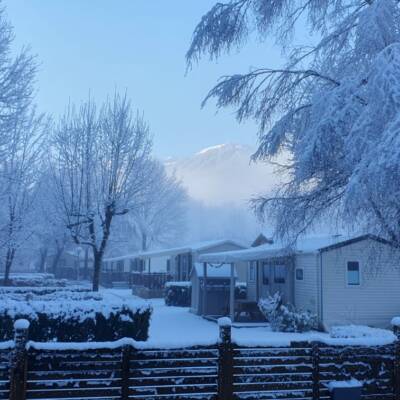 Camping sous la neige